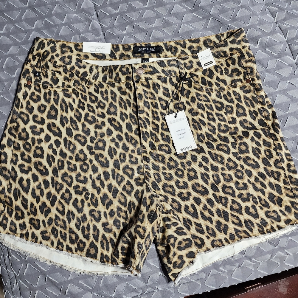 Judy Blue Leopard Shorts